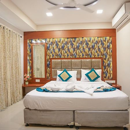 Pine Tree Boutique Hotel Madras Buitenkant foto