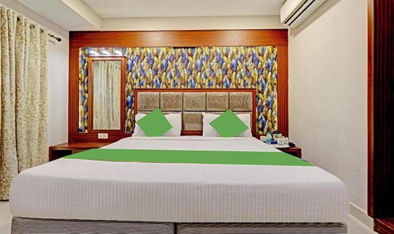 Pine Tree Boutique Hotel Madras Buitenkant foto