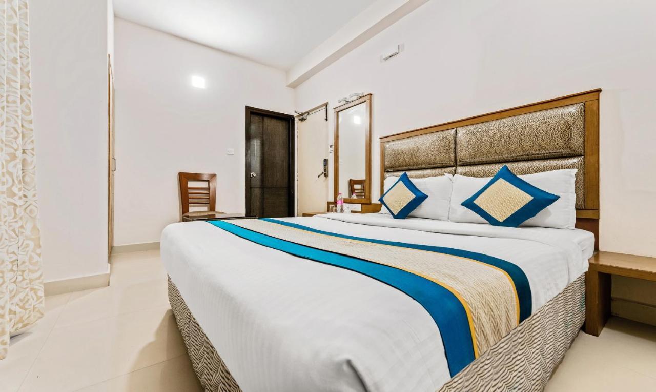 Pine Tree Boutique Hotel Madras Buitenkant foto