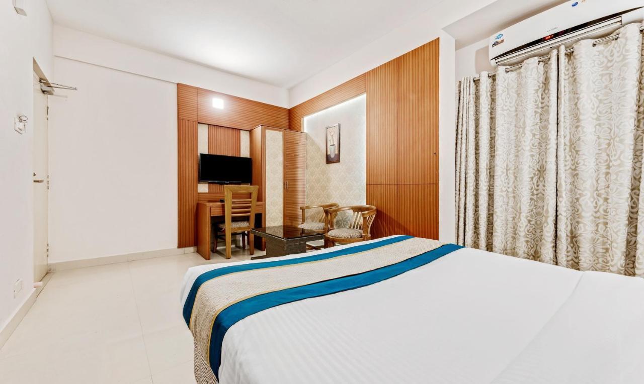 Pine Tree Boutique Hotel Madras Buitenkant foto