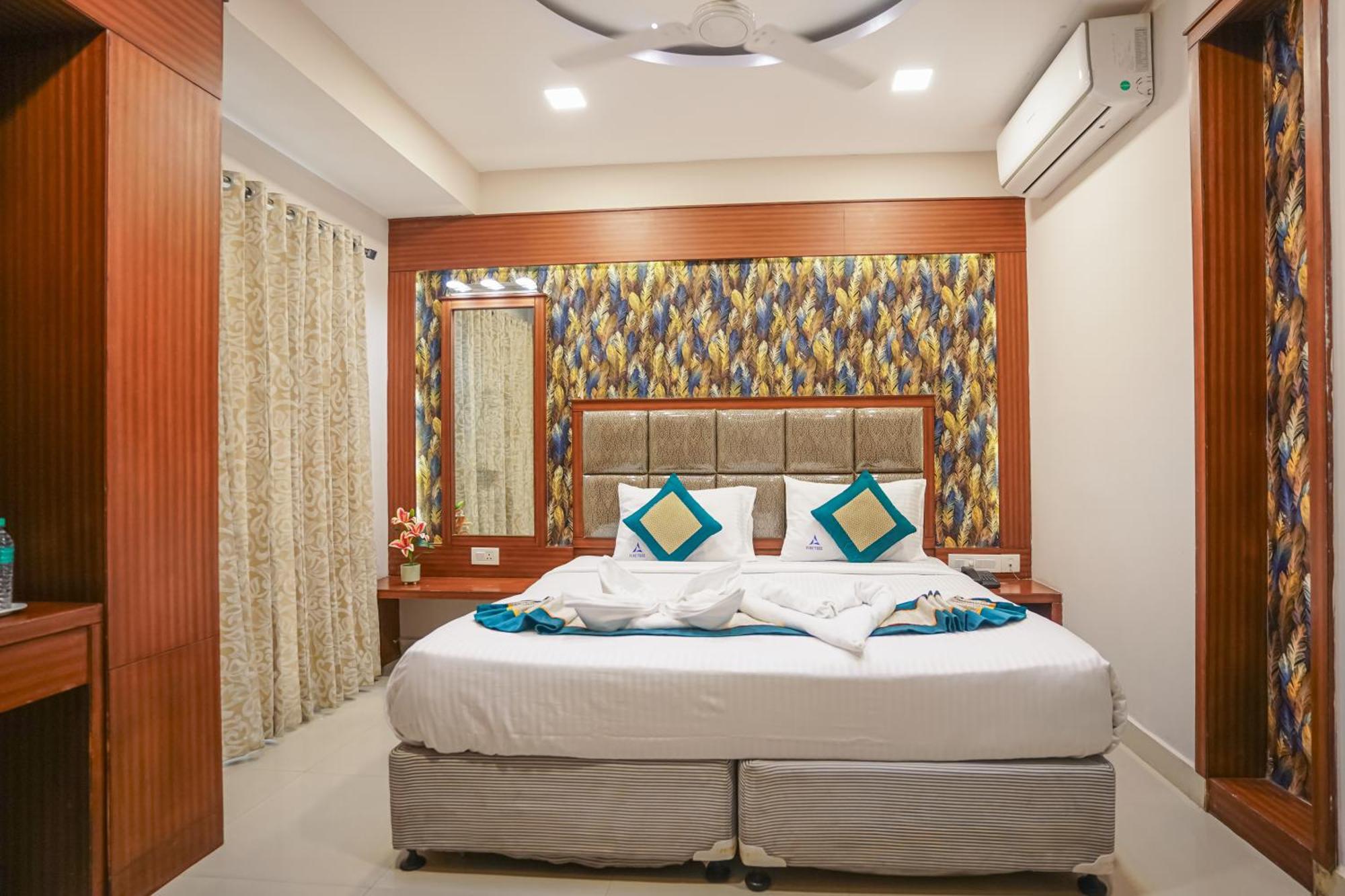 Pine Tree Boutique Hotel Madras Buitenkant foto