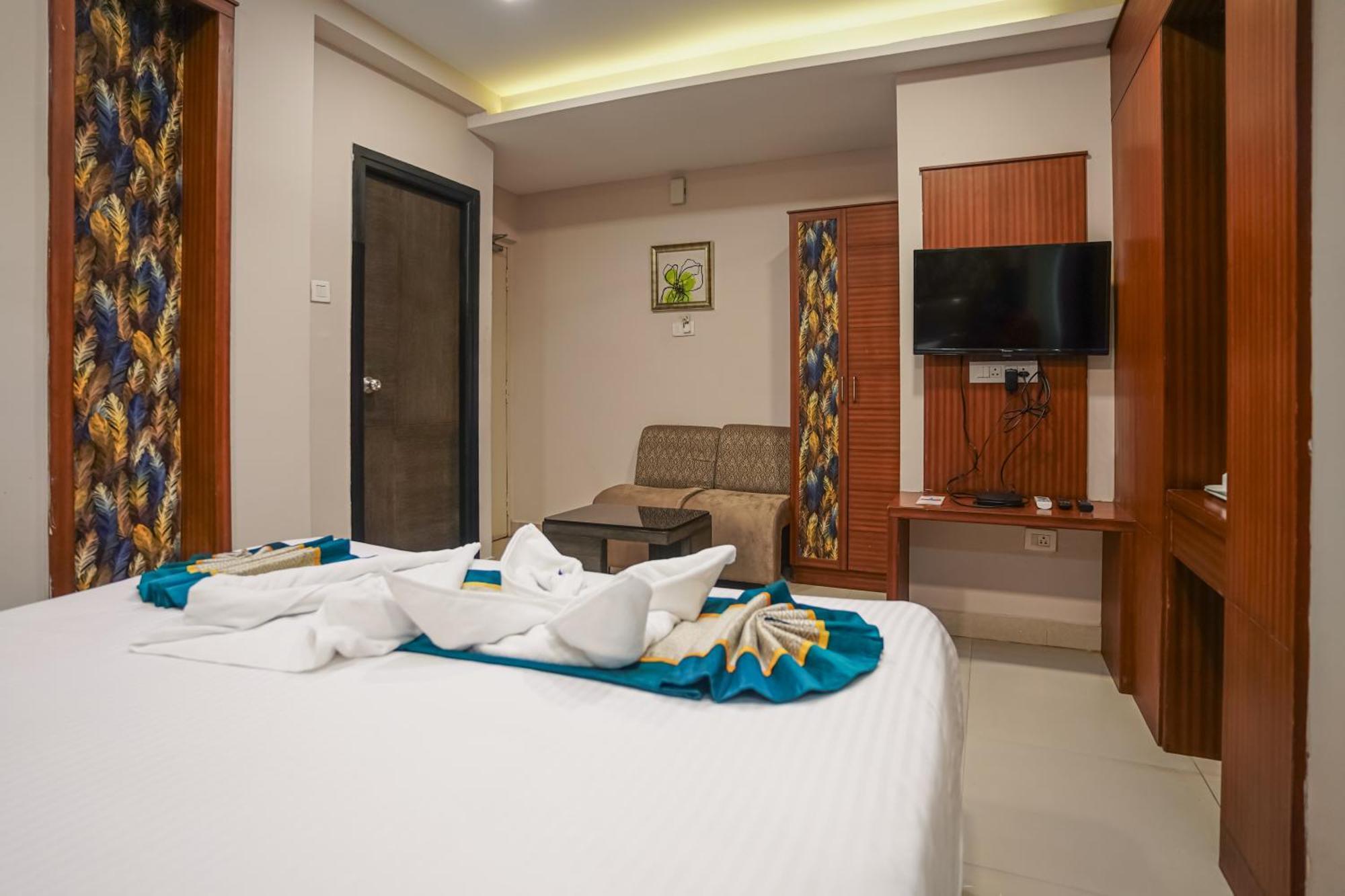 Pine Tree Boutique Hotel Madras Buitenkant foto
