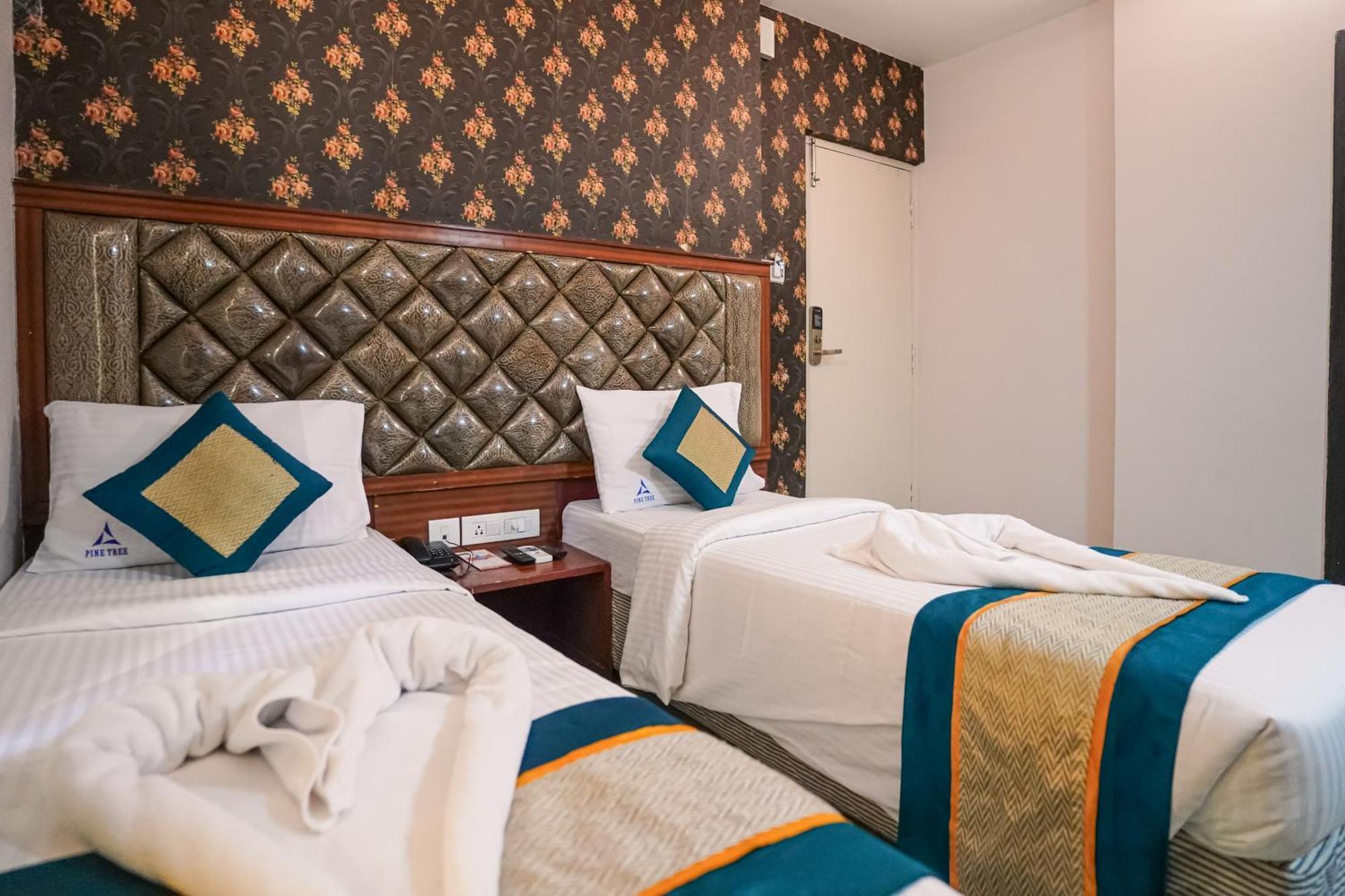 Pine Tree Boutique Hotel Madras Buitenkant foto
