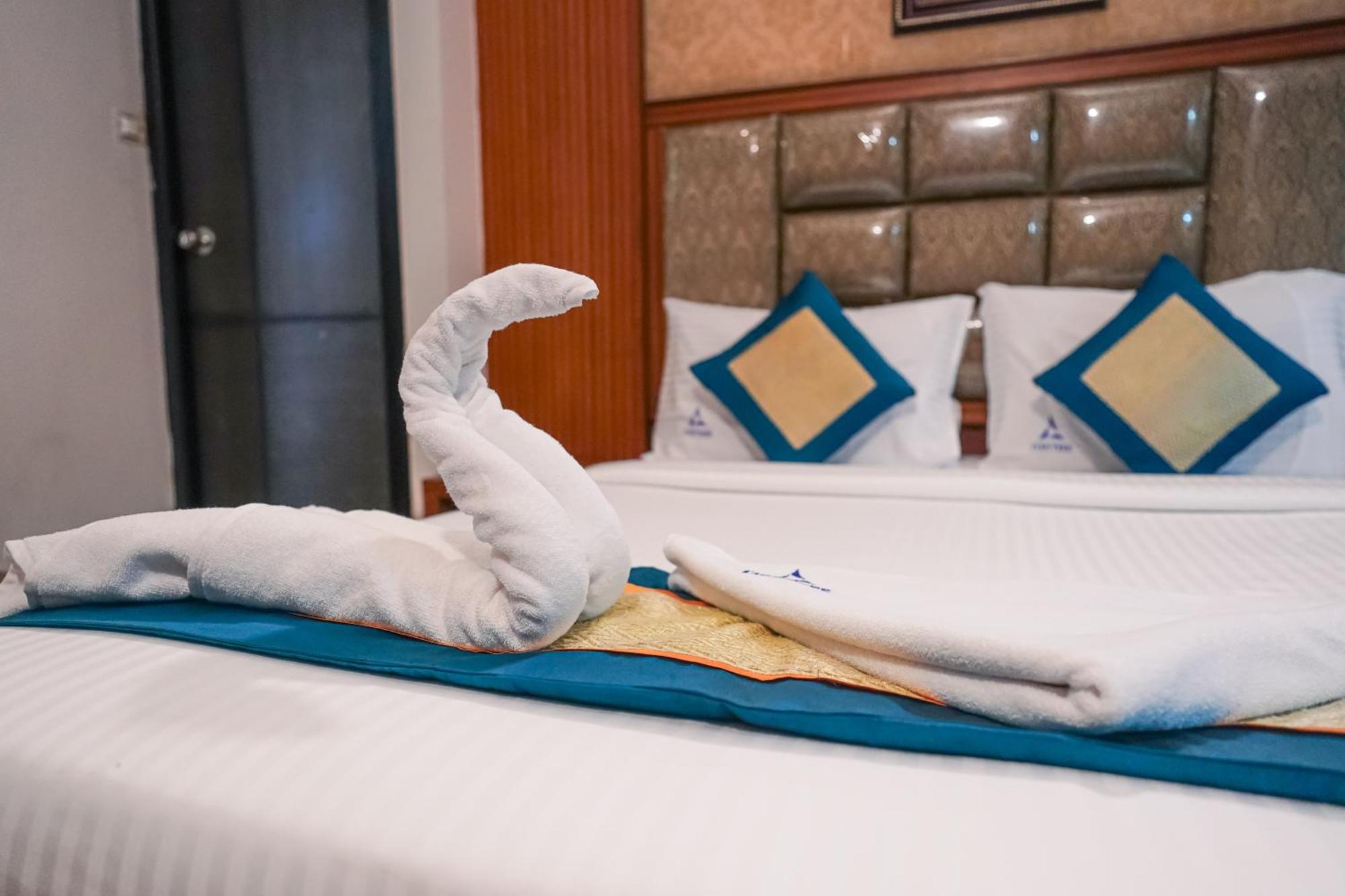 Pine Tree Boutique Hotel Madras Buitenkant foto